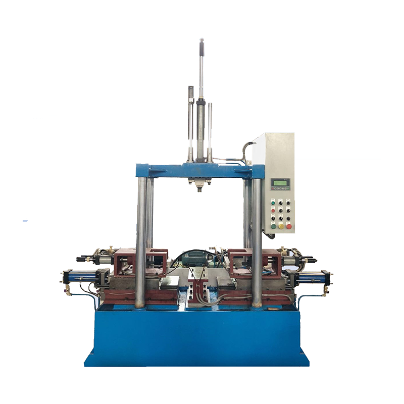 四導(dǎo)柱半自動鑄(zhu)造機